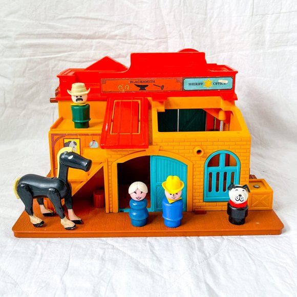 Vintage 1982 Fisher Price Play Family Little People Western Town Set #934 - Picture 3 of 11